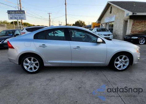 2014 Volvo S60 T5 z USA, uszkodzony, nr VIN YV1612FS5E2296652